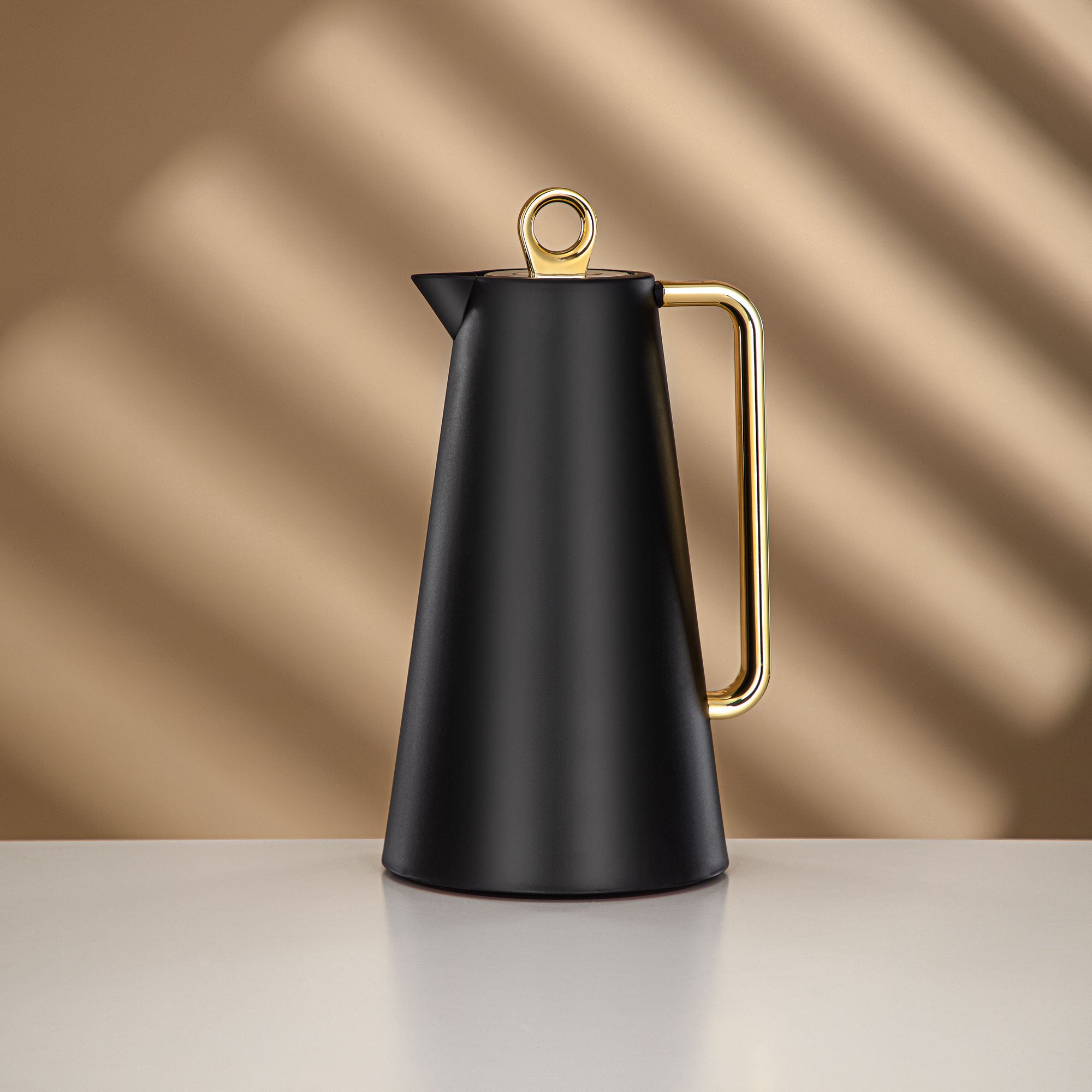 Almarjan Vacuum Flask Set Black & Gold