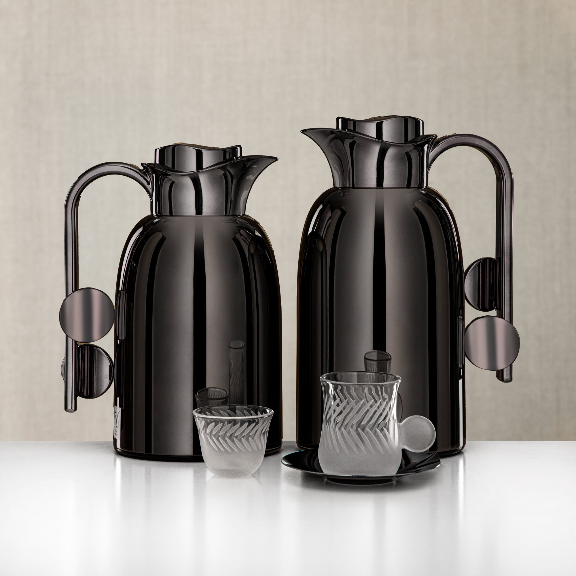 طقم تيرمس وشاي المرجان 20 قطعة بلون أسود معدني