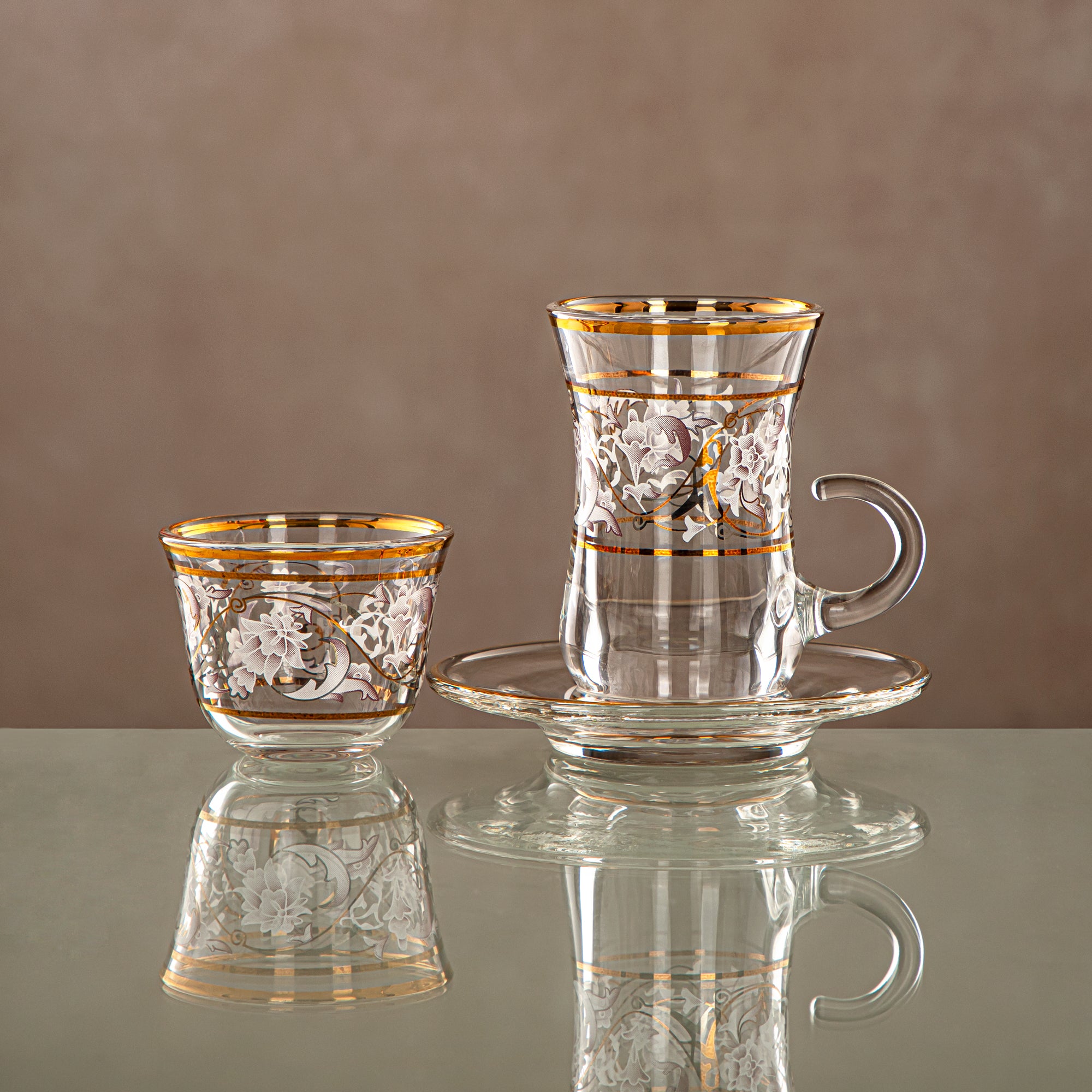 Almarjan Vacuum Flask & Tea/Coffee Glass Set – Matt Silver & Gold 2-Piece Flasks (0.7L & 1L) + 18-Piece Golden Pattern Glassware – Elegant Serving | Classic Collection