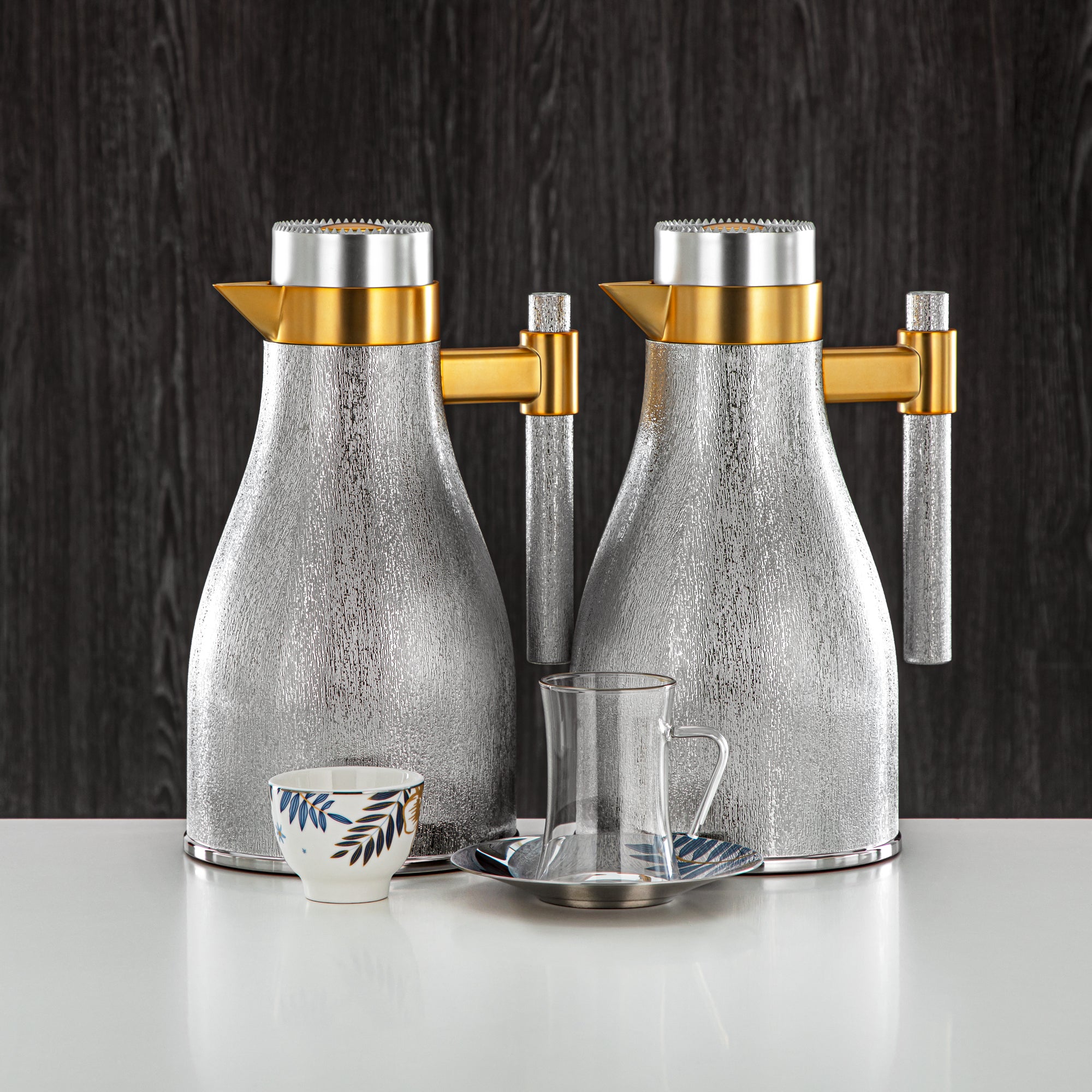 Almarjan Vacuum Flask & Tea Set – Matt Silver & Gold 2-Piece Flasks (1L + 1L) + 18-Piece Blue Botanical Glass & Porcelain Set – Elegant Serving | Contemporary Collection