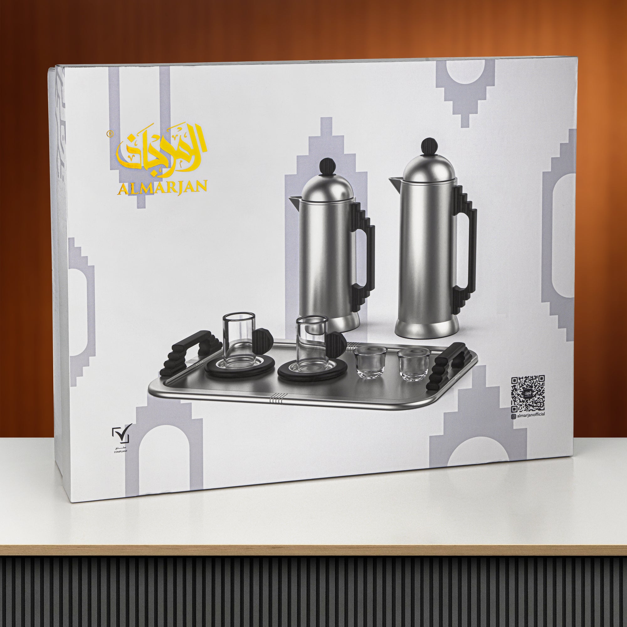 طقم شاي وقهوة المرجان 21 قطعة باللون الأسود المعدني والذهبي