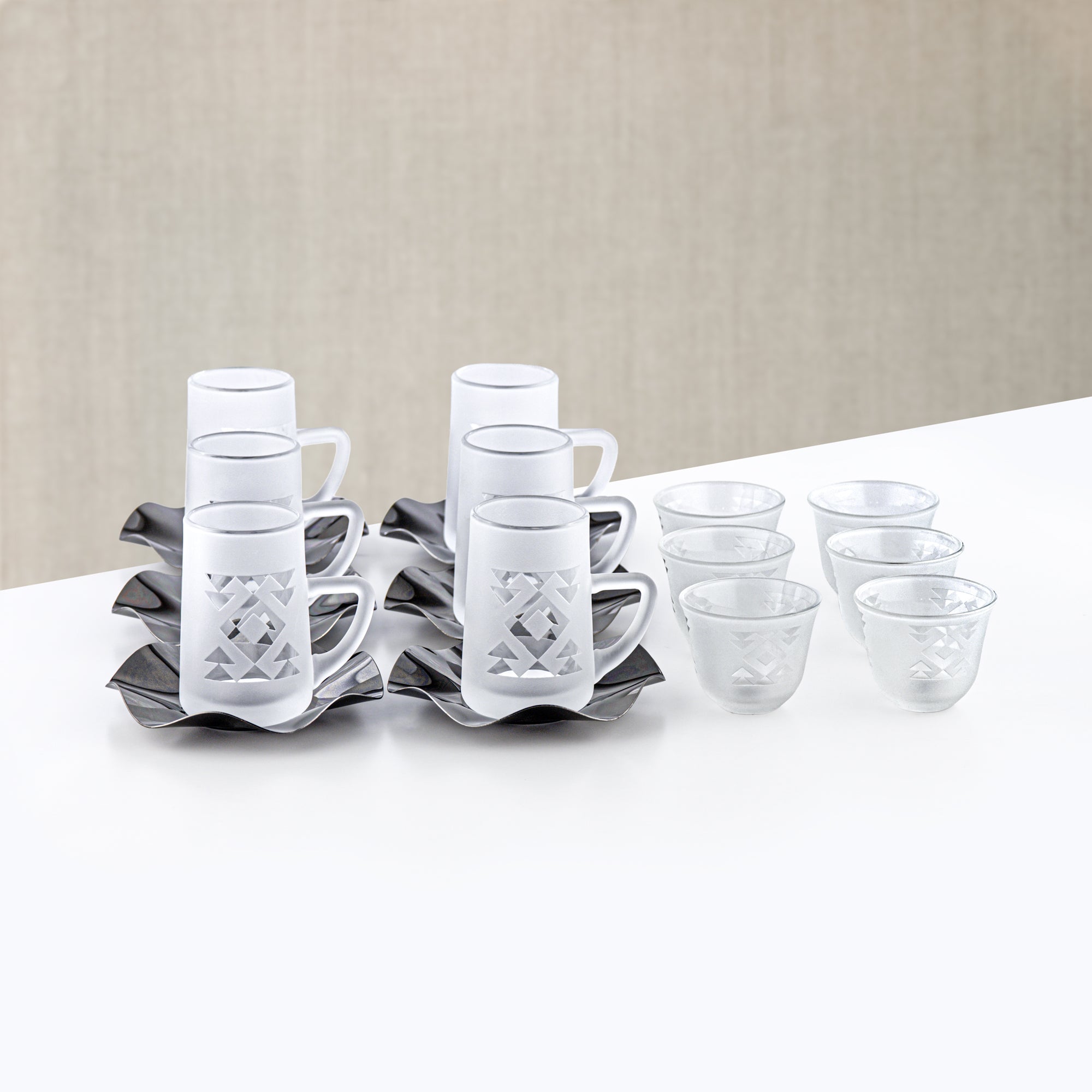 طقم شاي وقهوة عربية المرجان 18 قطعة زجاج فروست وستانلس ستيل