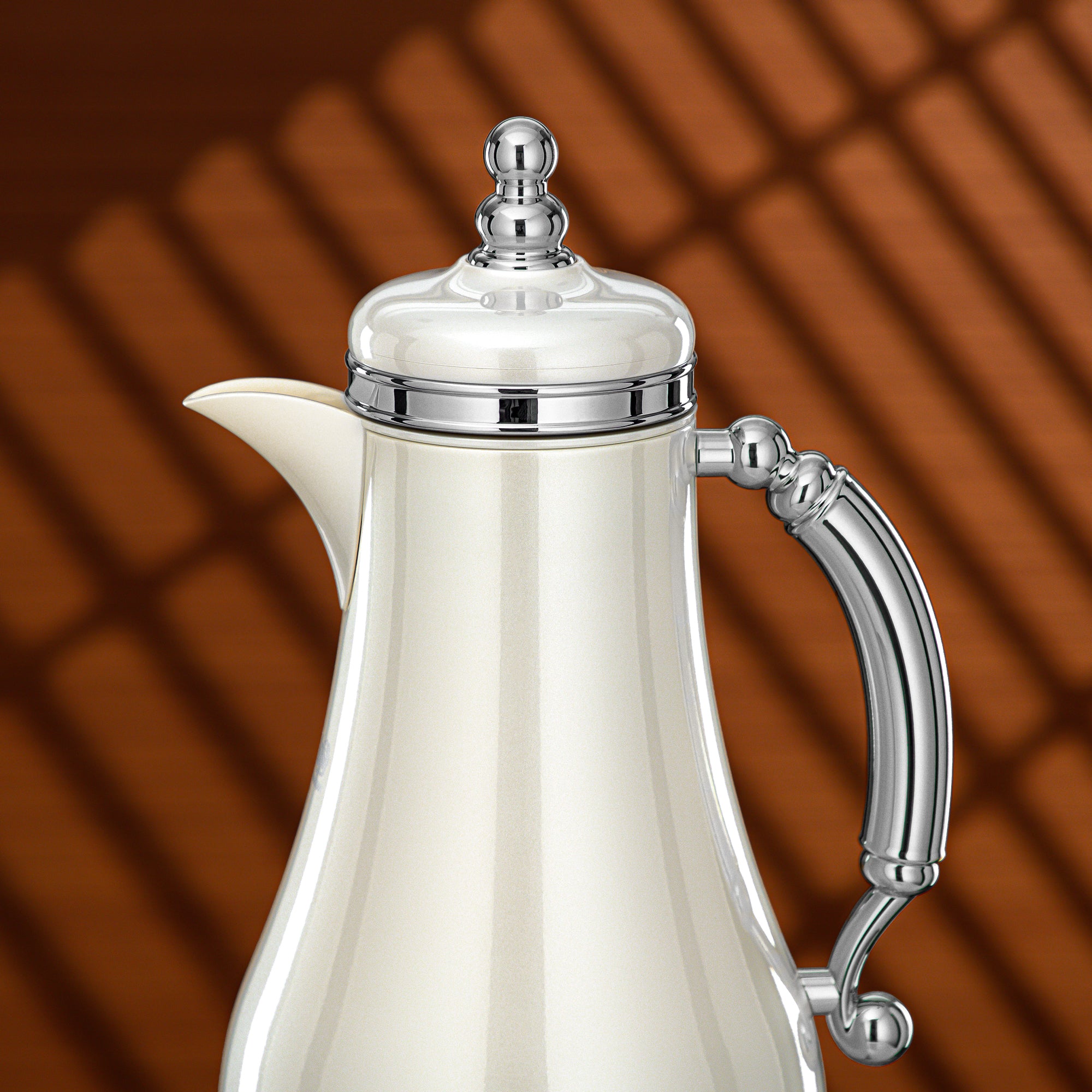 طقم ترامس المرجان ١ لتر + ١ لتر أبيض لؤلؤي وفضي