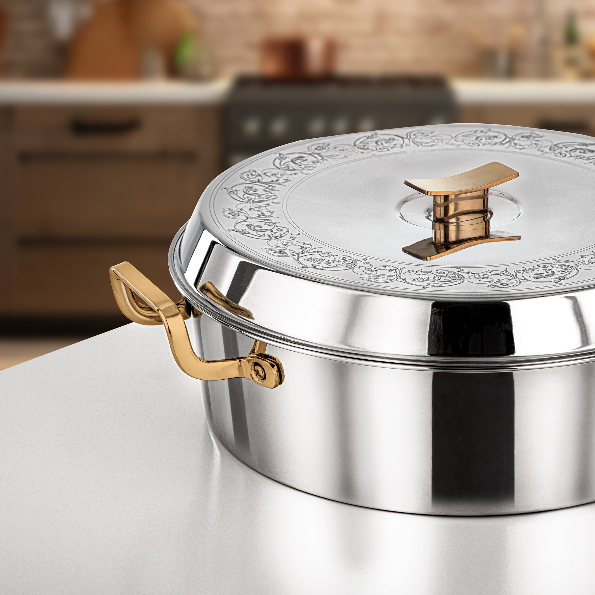 Almarjan Hot Pot Stainless Steel, Etched Cover, 30CM (4800ML), Silver & Gold (H25PG9) - Badr Collection, Exquisite Serveware