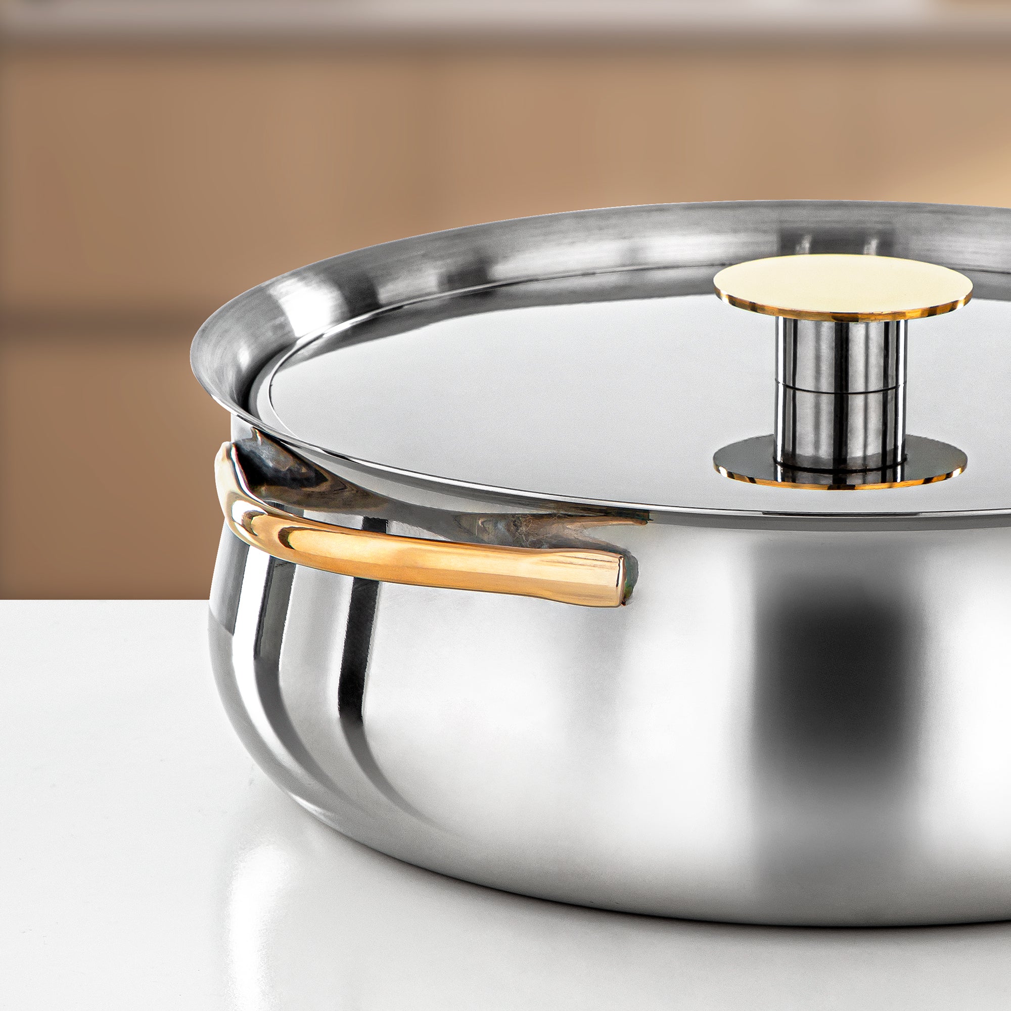 Almarjan Hot Pot Stainless Steel, 30CM (4800ML), Silver & Gold (H25PG15) - Jawaher Collection