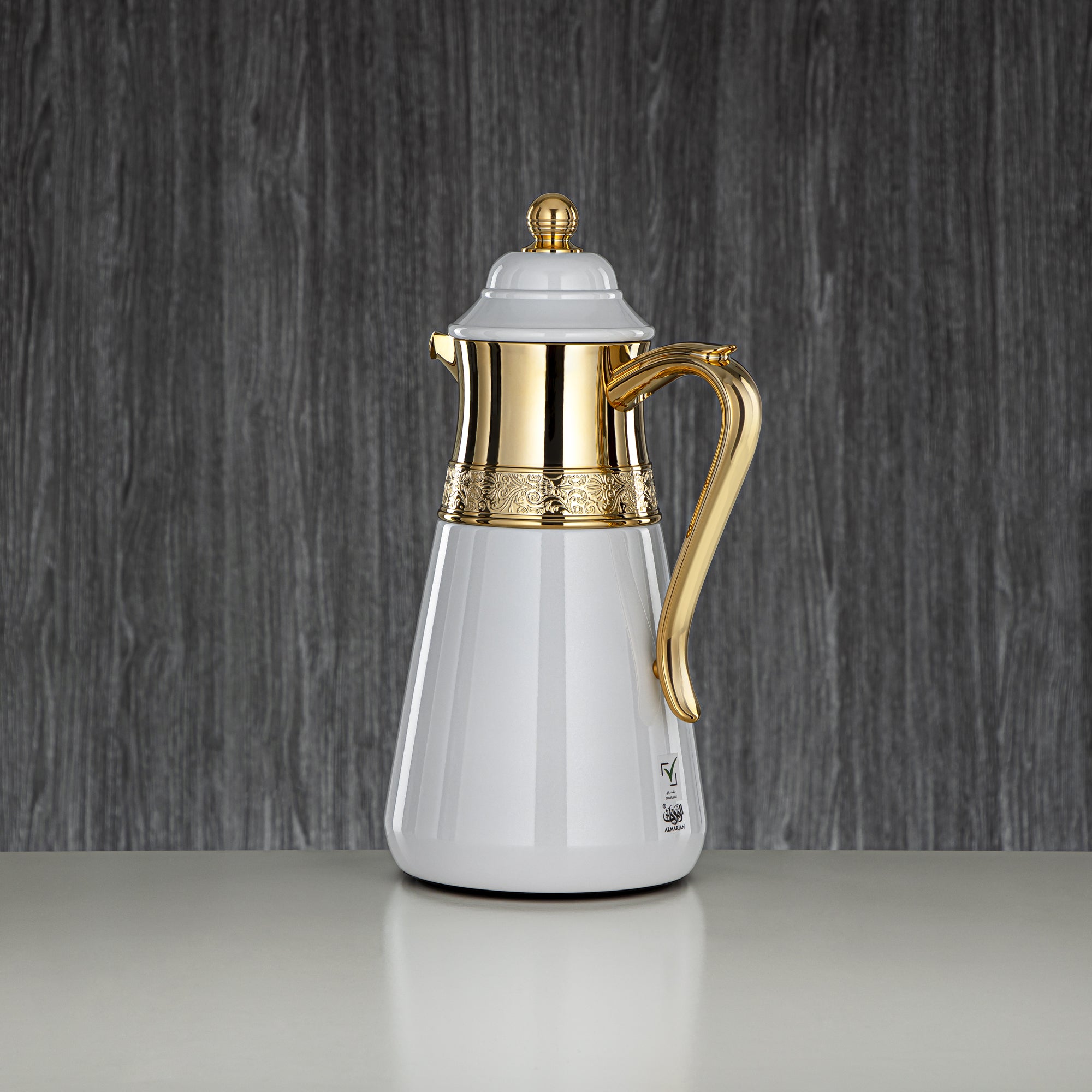 Almarjan Vacuum Flask Set, 0.7L + 1L, White & Gold (UMC-A0700/B1000 Q1ZC95) - Classic & Elegant